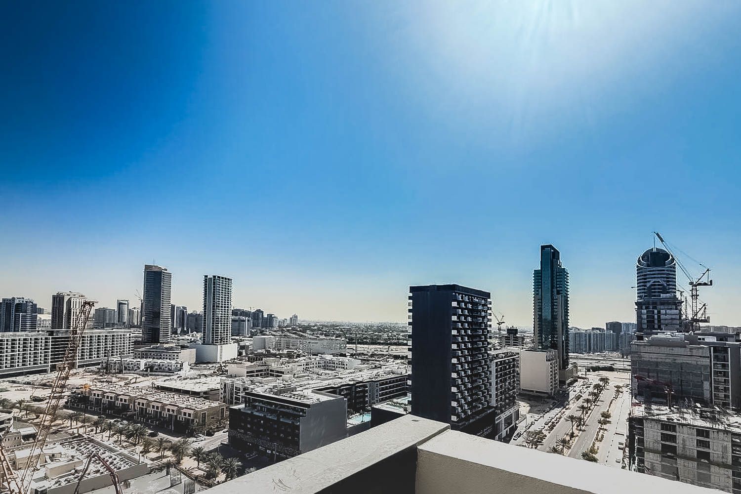 3 Bedrooms Apartment in AURA by Grovy