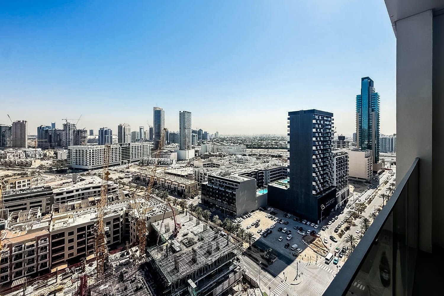 3 Bedrooms Apartment in AURA by Grovy