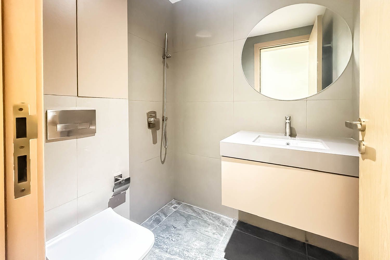 3 Bedrooms Apartment in AURA by Grovy