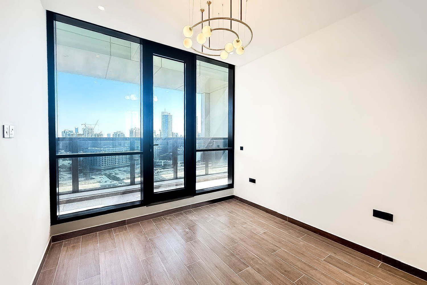 3 Bedrooms Apartment in AURA by Grovy