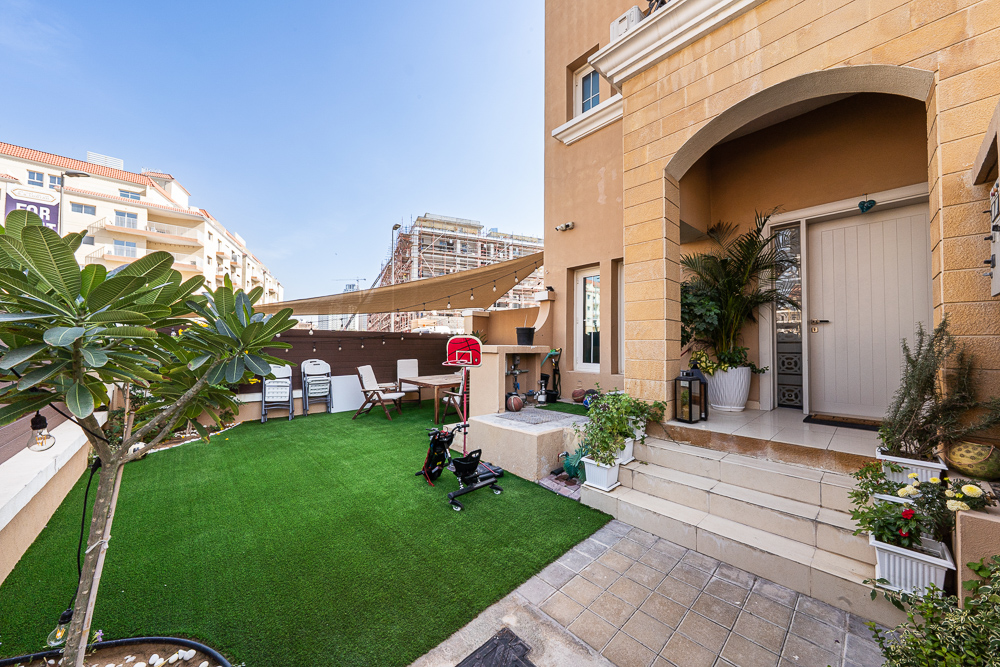 3 Bedrooms Townhouse in Mirabella 2