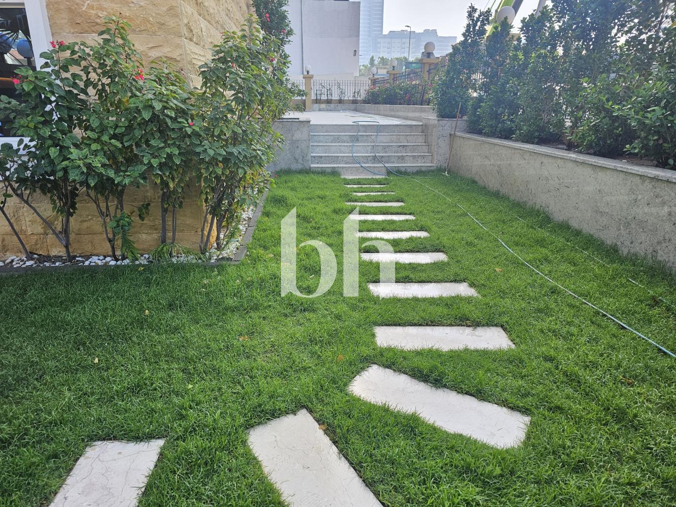 Corner Plot | Fully Upgraded/Renovated | Vacant