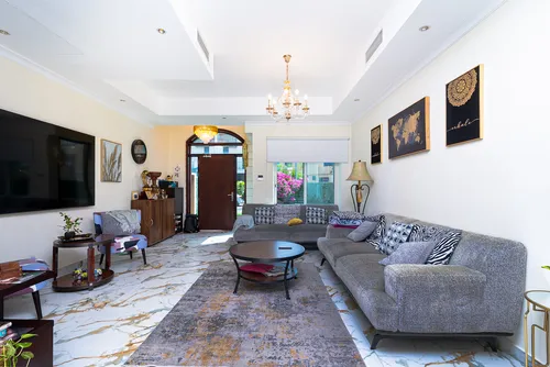 3 Bedrooms Villa in Mirabella 5