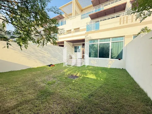 Vacant soon | Spacious | Upgraded | Landscaped