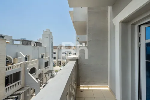 1 Bedroom Apartment in Autumn 1