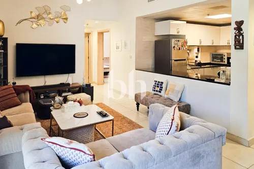 Fully Furnished | 2 Parkings | Vacant