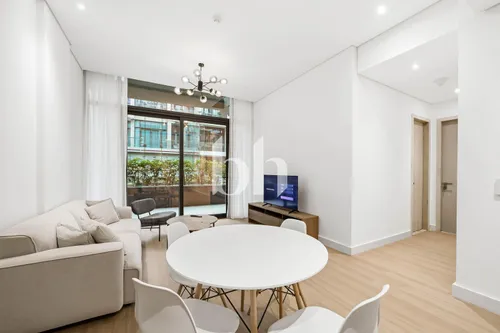 6 Cheques | Direct Pool Access | Smart Home