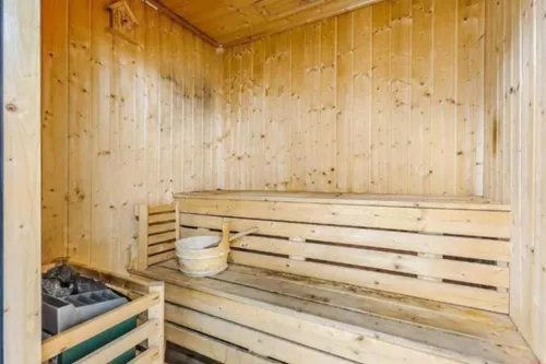 2 Bedrooms Apartment in G24