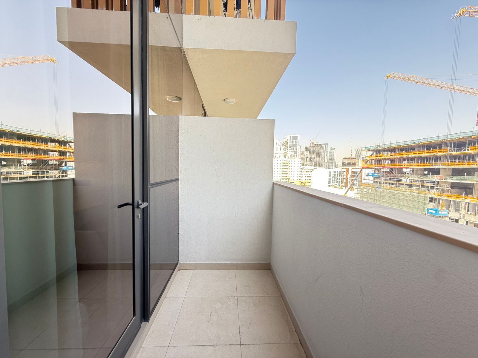  Apartment in AURA by Grovy