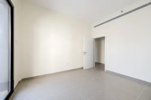 3 Bedrooms Apartment in Park Corner