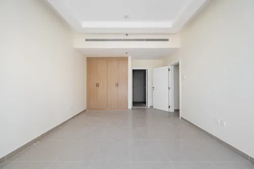 3 Bedrooms Apartment in Park Corner