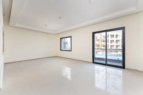 3 Bedrooms Apartment in Park Corner