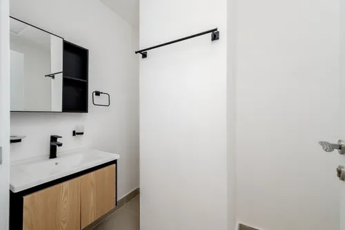 3 Bedrooms Apartment in Park Corner