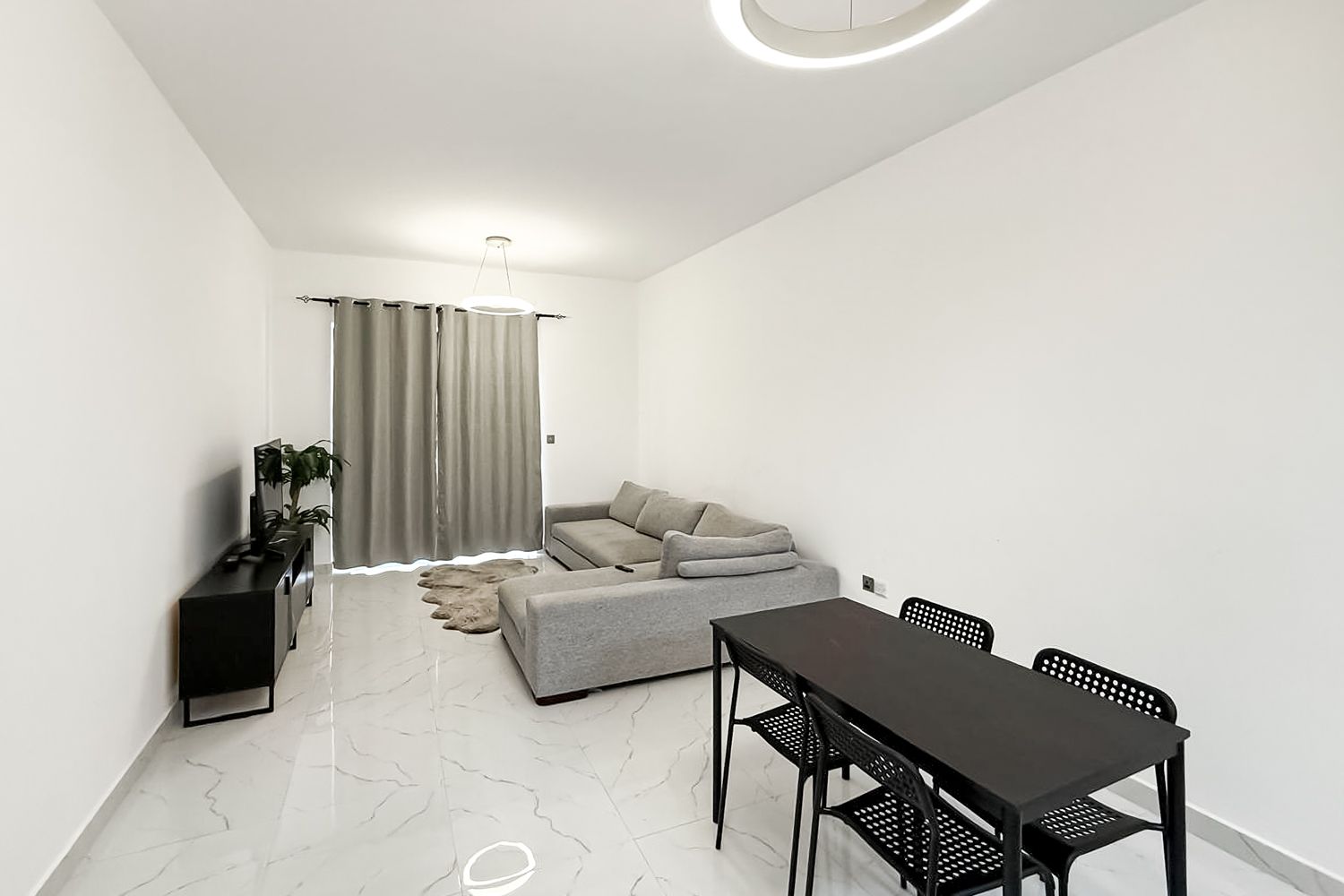 1 Bedroom Apartment in Alcove
