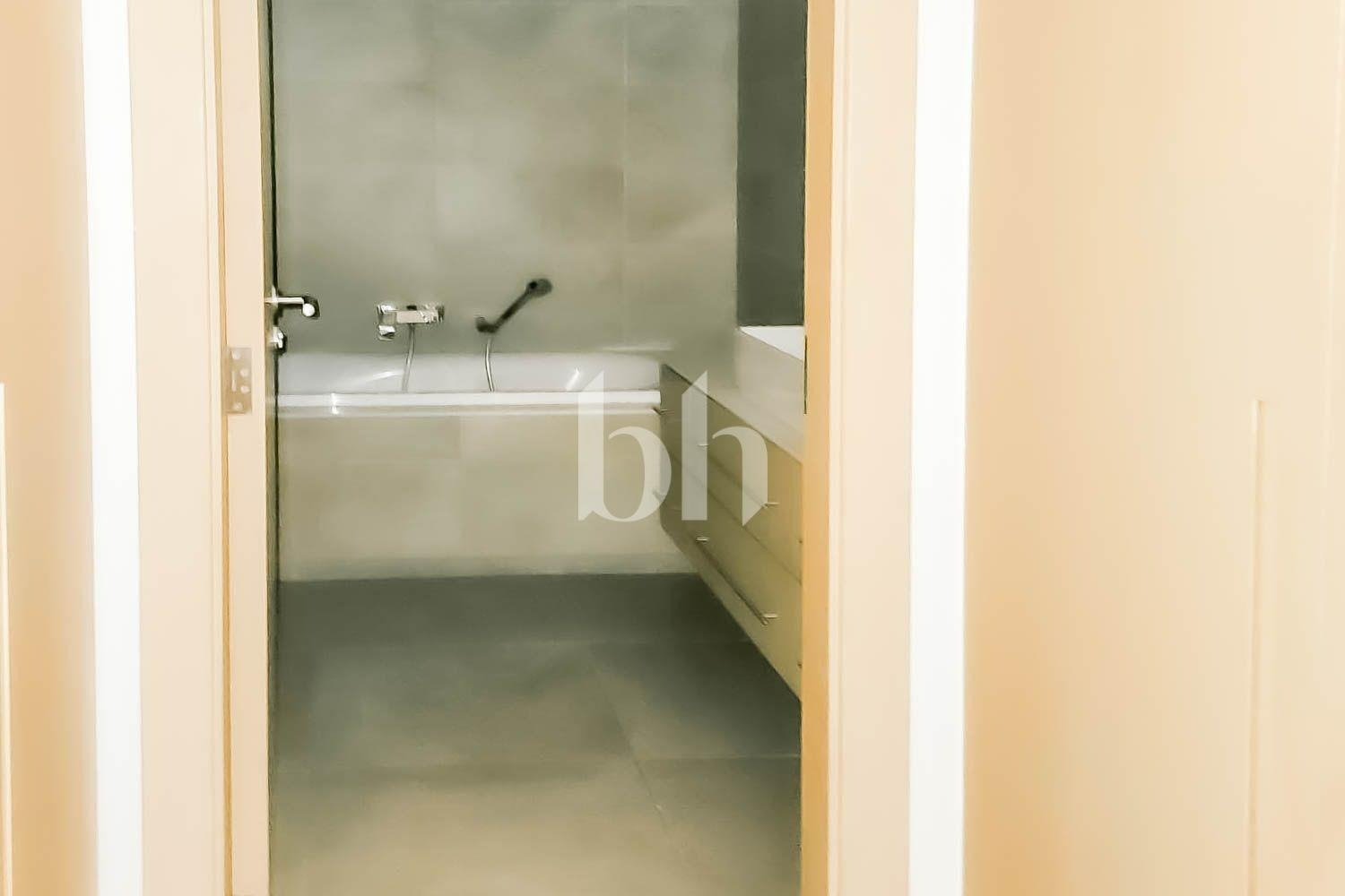 2 Bedrooms Apartment in Belgravia 1