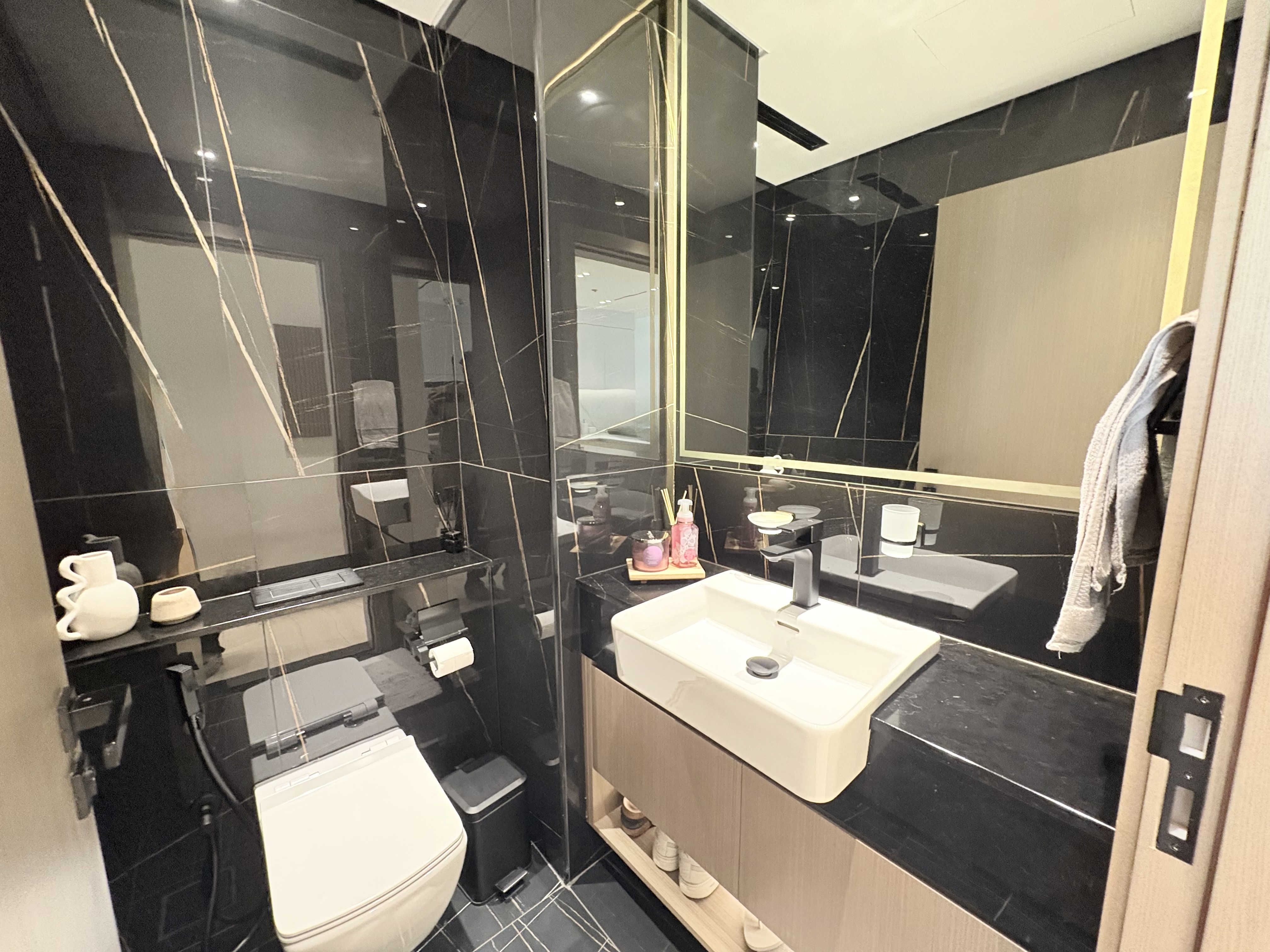 1 Bedroom Apartment in Binghatti Emerald