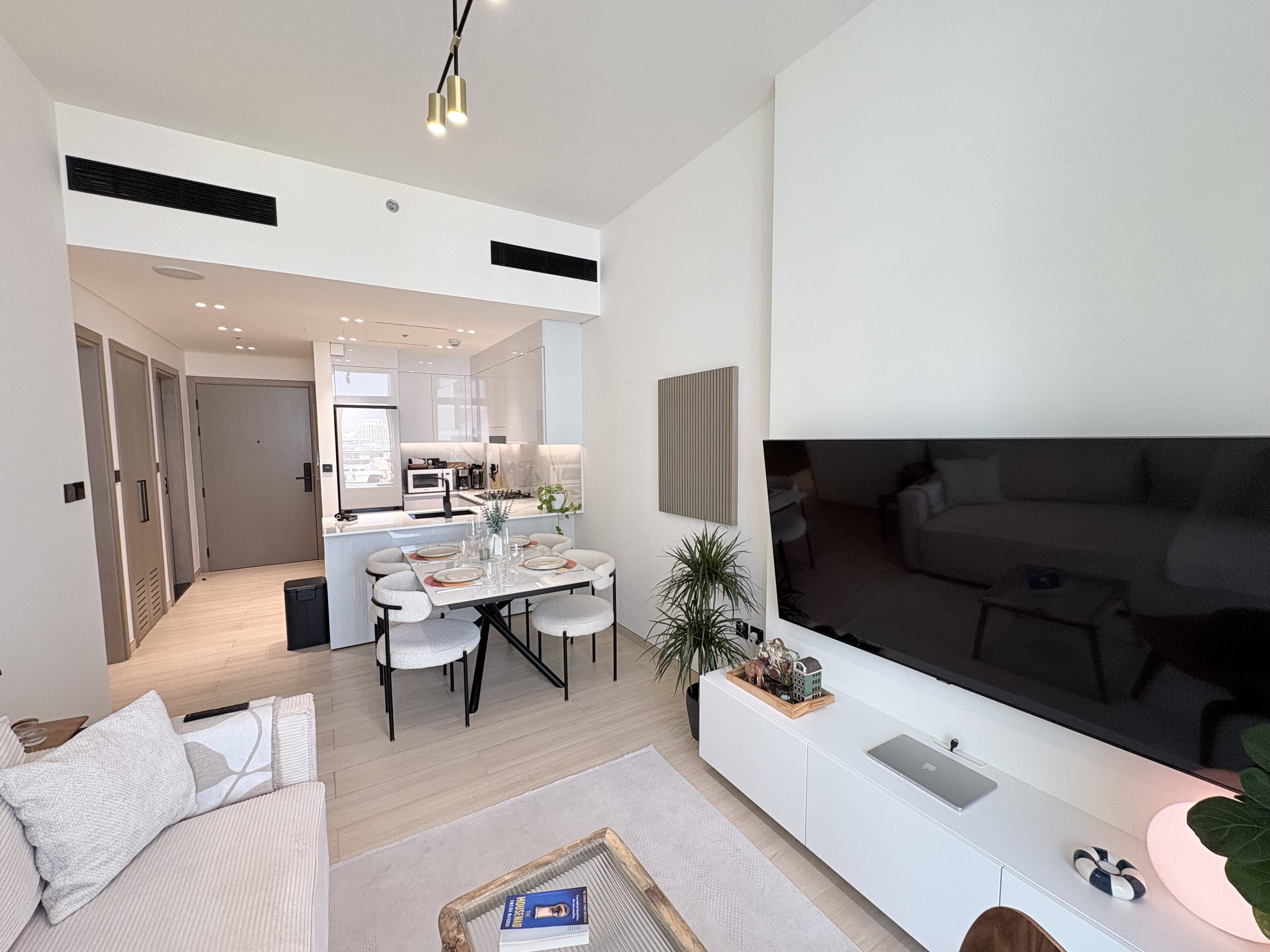 1 Bedroom Apartment in Binghatti Emerald