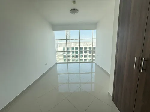1 Bedroom Apartment in Reef Residence