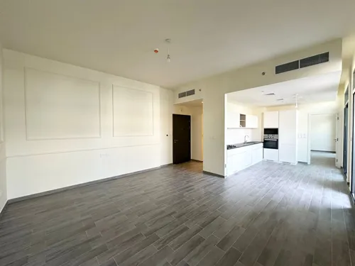 Vacant | Spacious | Top floor | Community views