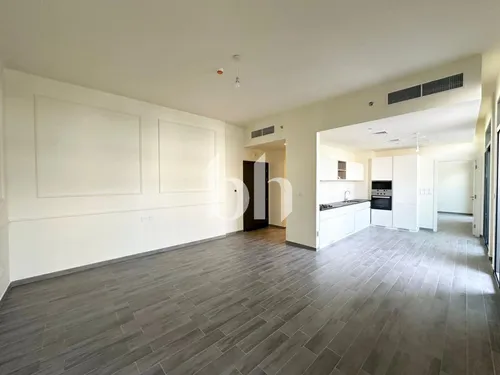 Vacant | Spacious | Top floor | Community views