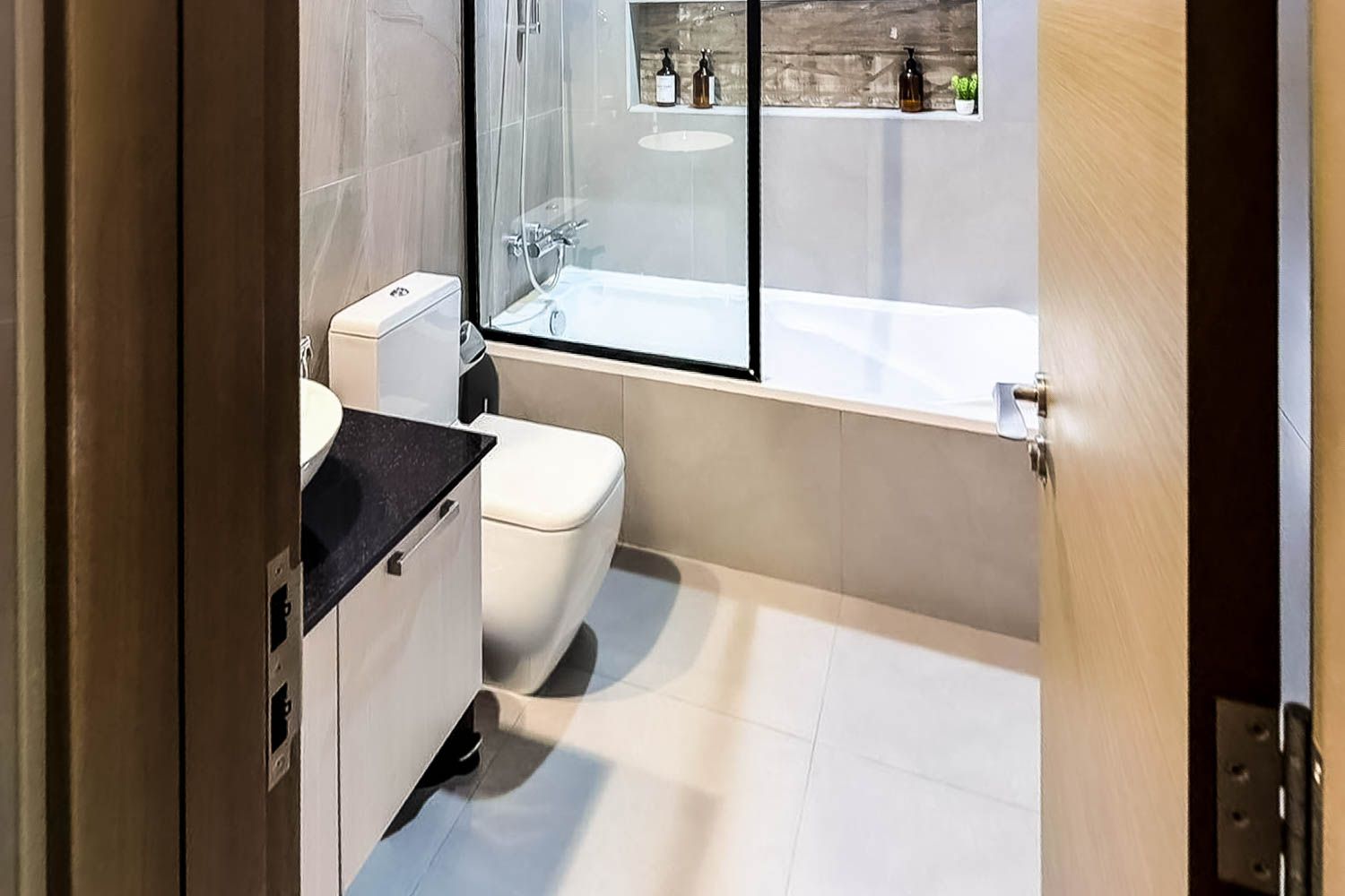 2 Bedrooms Apartment in La Riviera Apartments