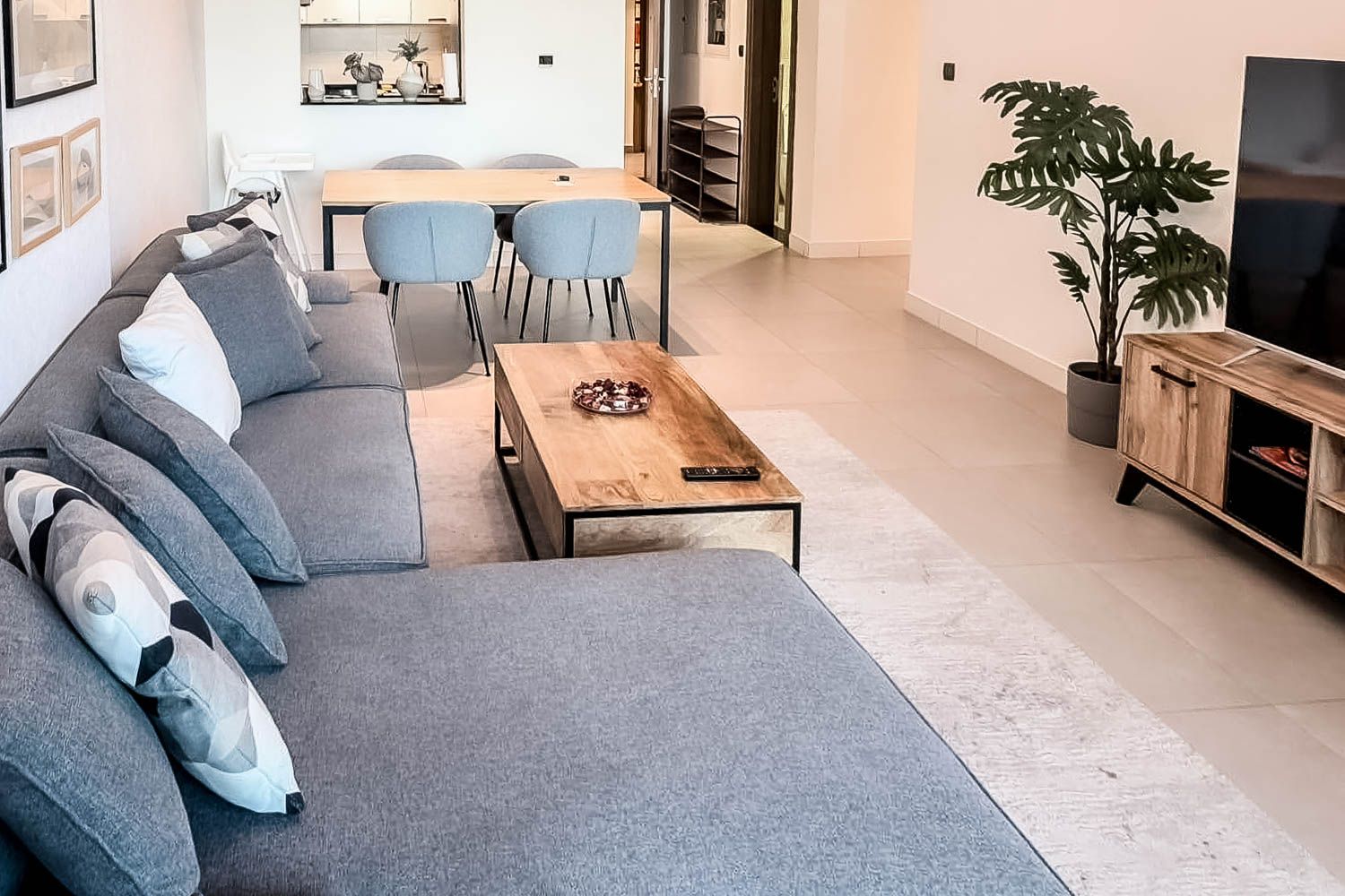 2 Bedrooms Apartment in La Riviera Apartments