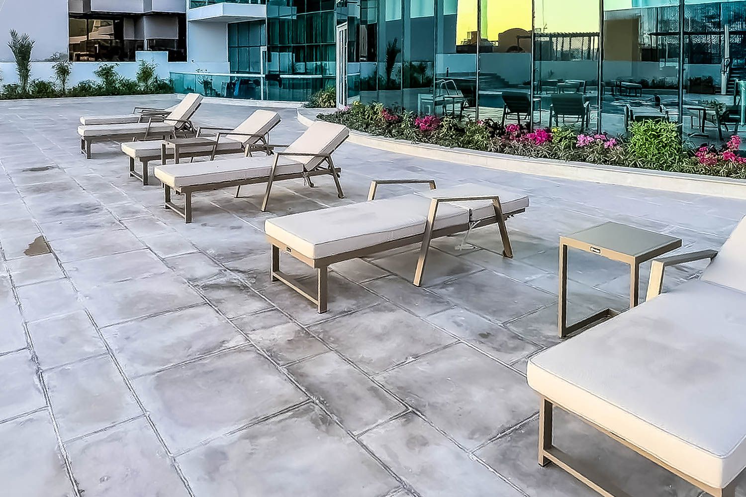 2 Bedrooms Apartment in La Riviera Apartments