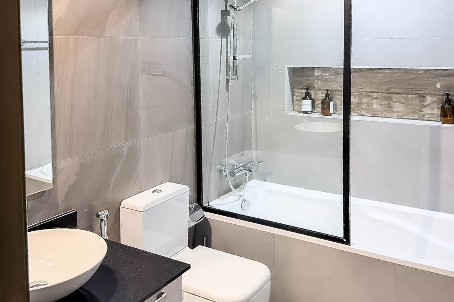 2 Bedrooms Apartment in La Riviera Apartments