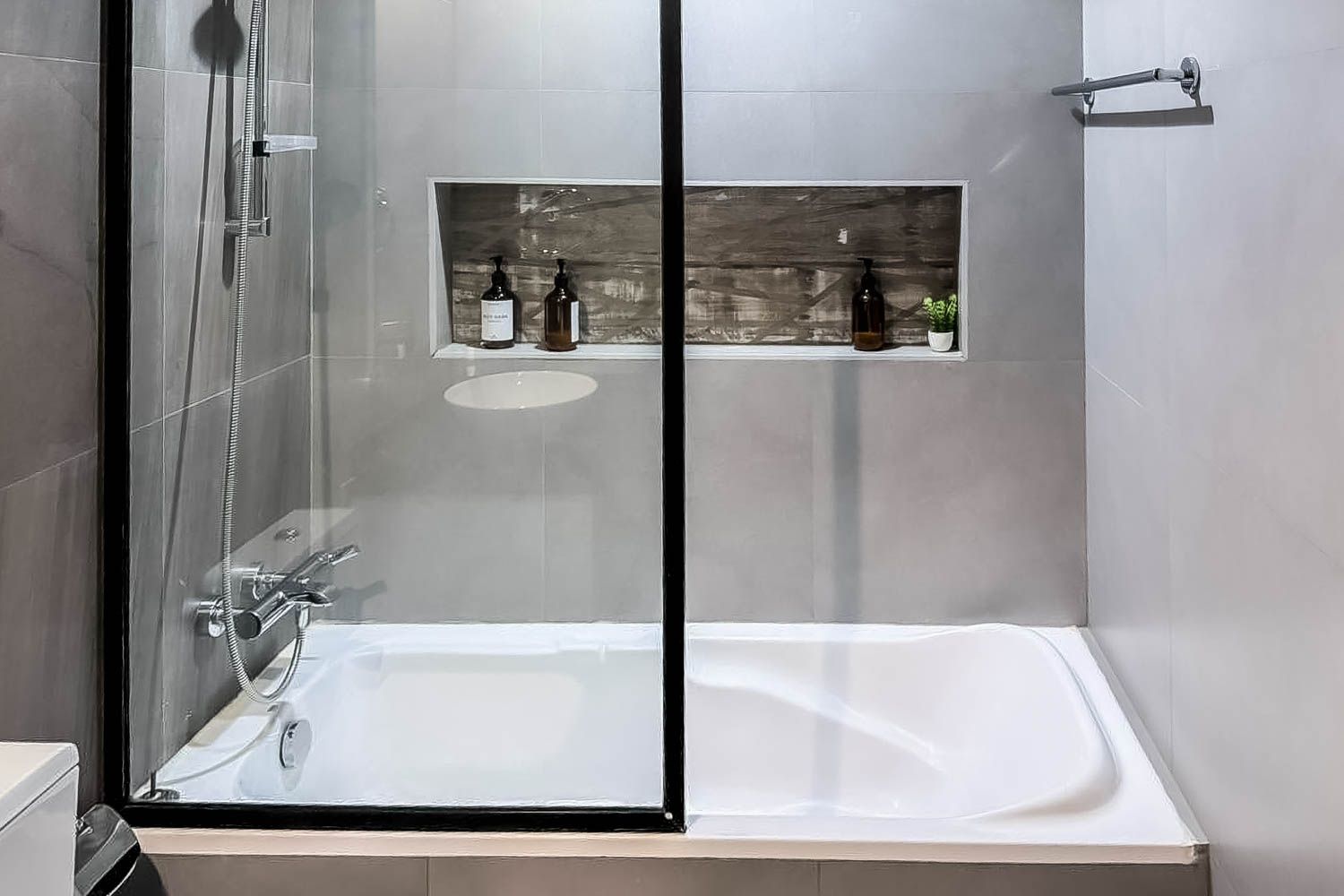 2 Bedrooms Apartment in La Riviera Apartments