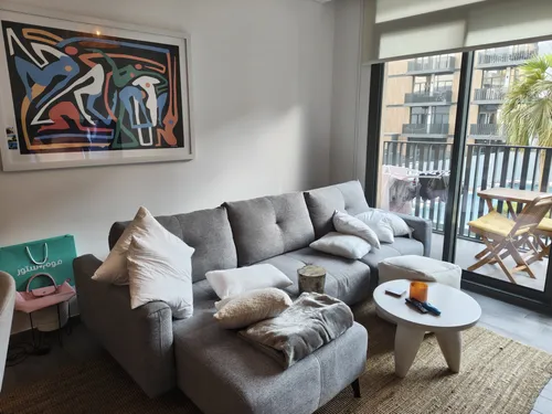 2 Bedrooms Apartment in Belgravia Square A