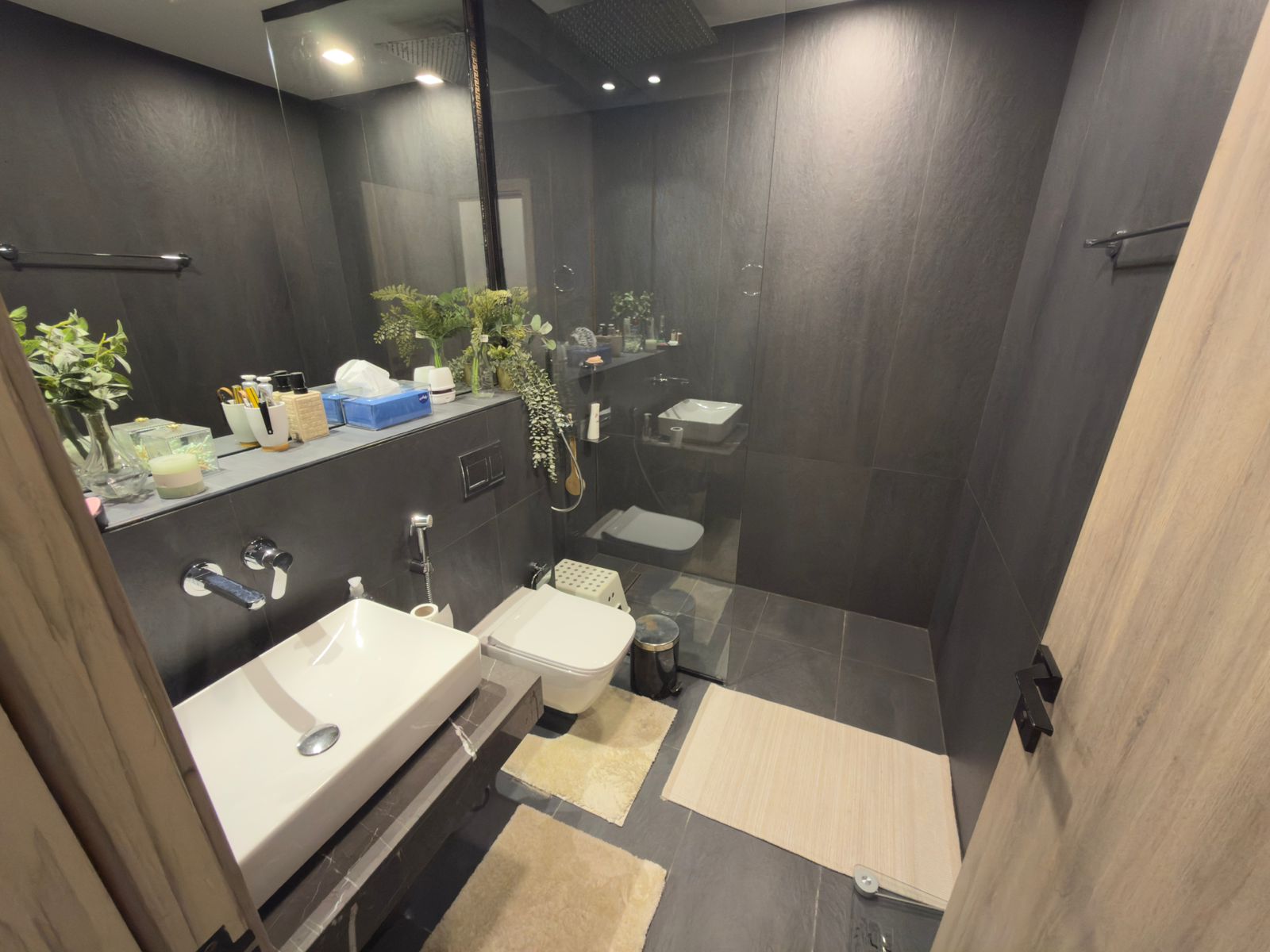 1 Bedroom Apartment in Nicholas Residence