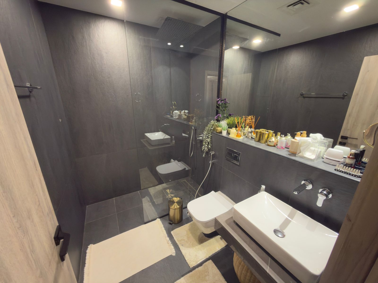 1 Bedroom Apartment in Nicholas Residence