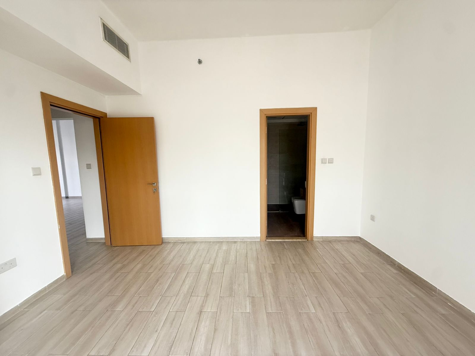 2 Bedrooms Apartment in Oxford Residence