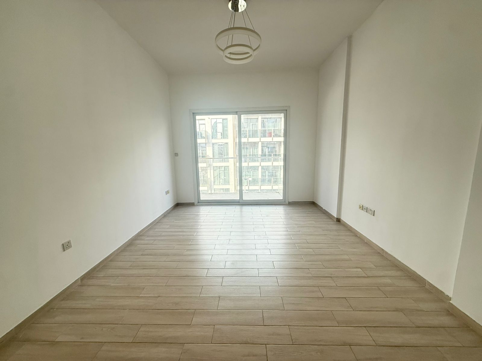 2 Bedrooms Apartment in Oxford Residence