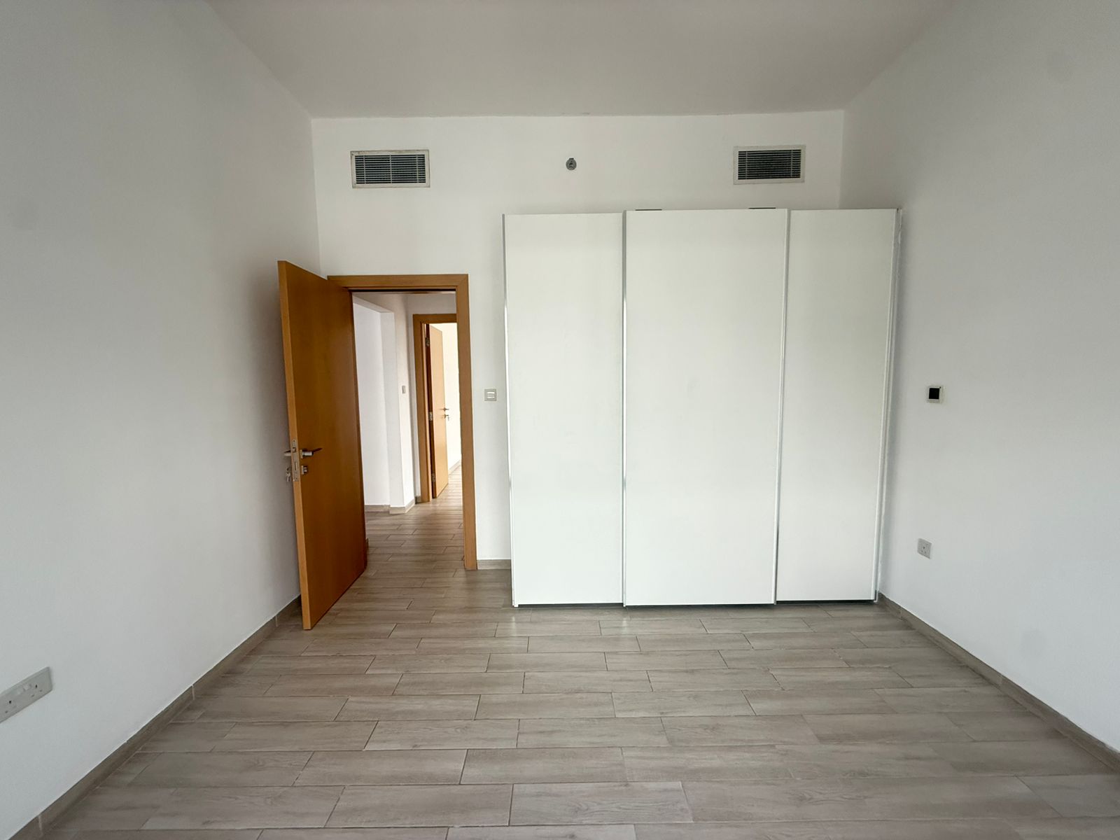 2 Bedrooms Apartment in Oxford Residence