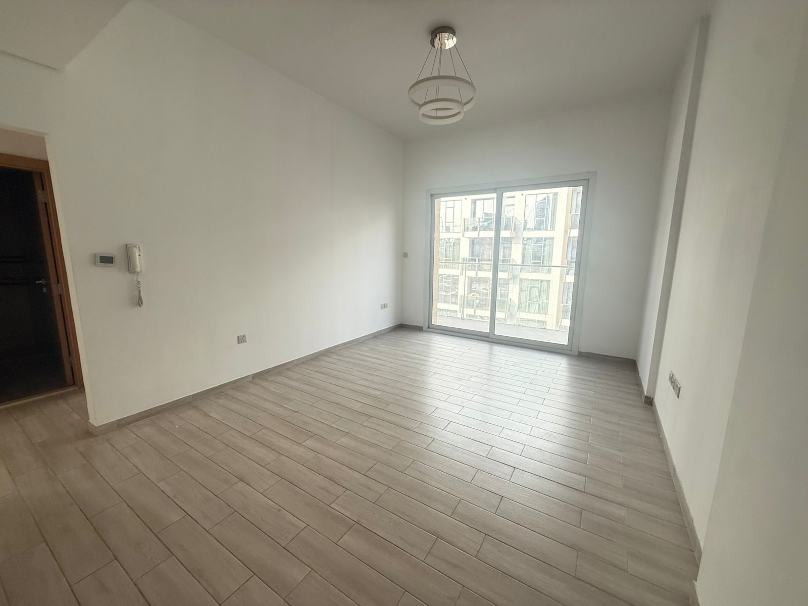 2 Bedrooms Apartment in Oxford Residence