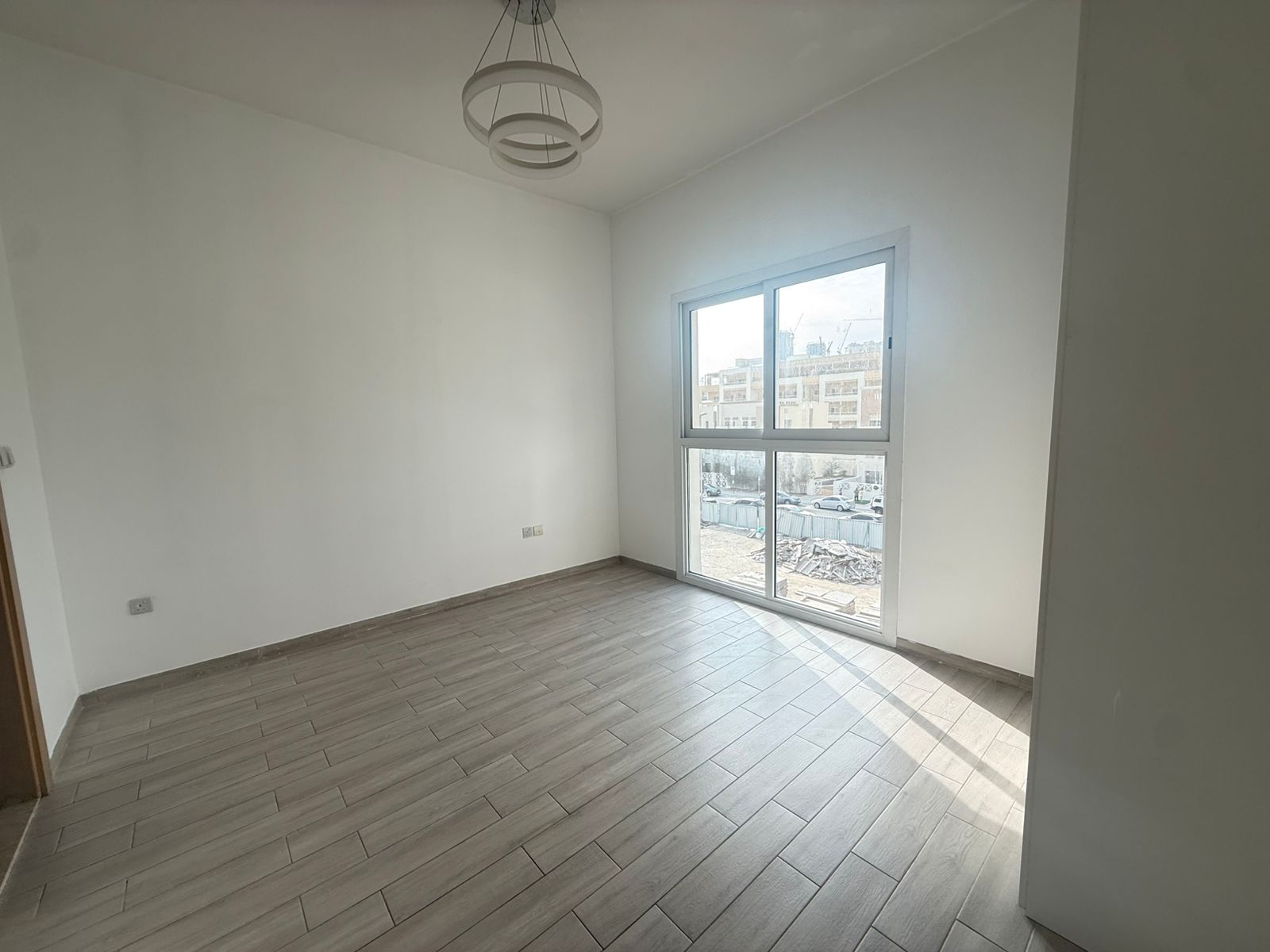 2 Bedrooms Apartment in Oxford Residence