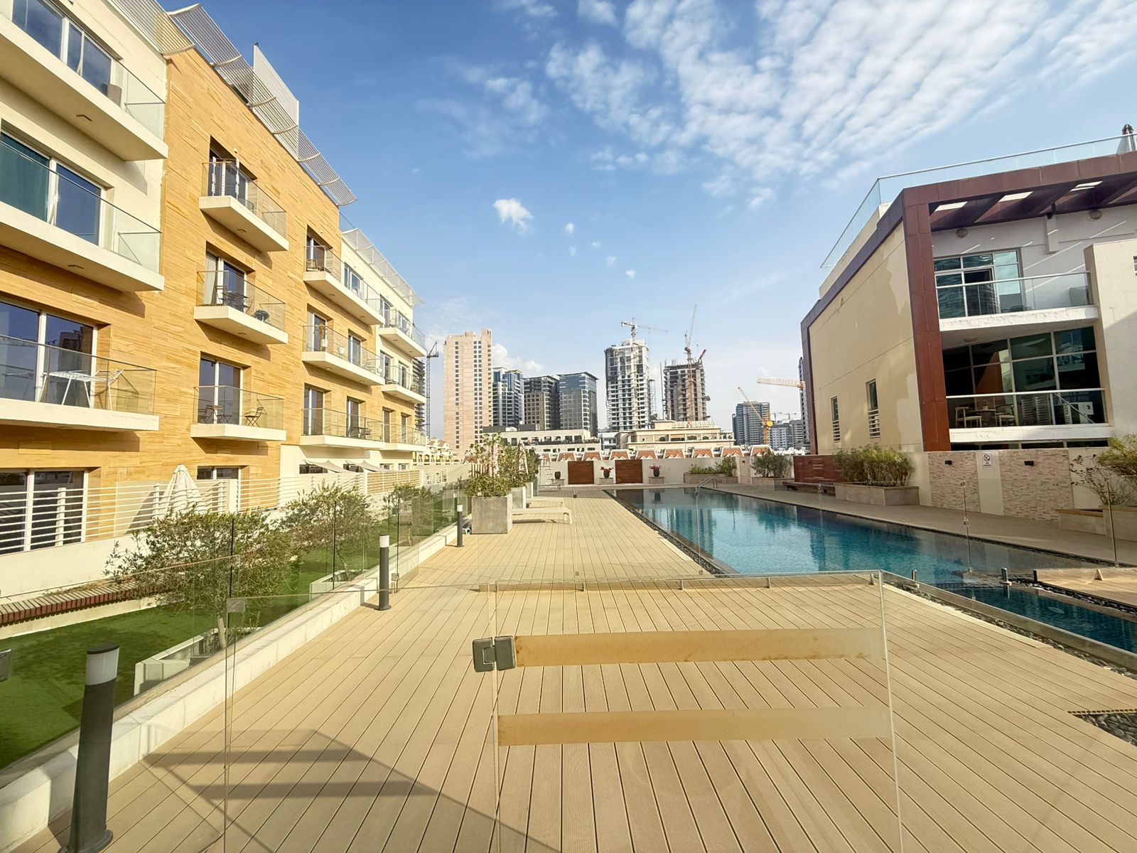 2 Bedrooms Apartment in Oxford Residence