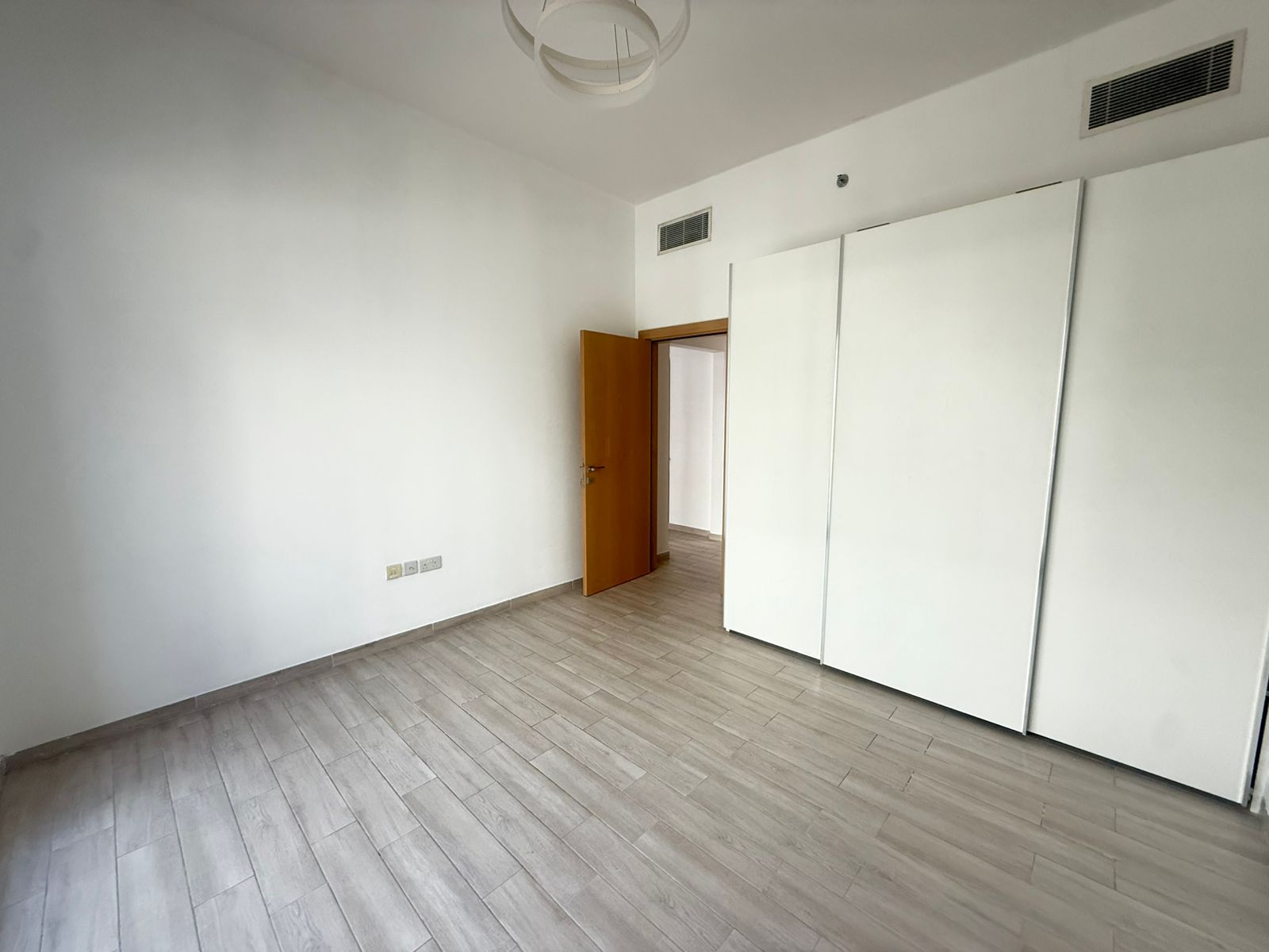 2 Bedrooms Apartment in Oxford Residence