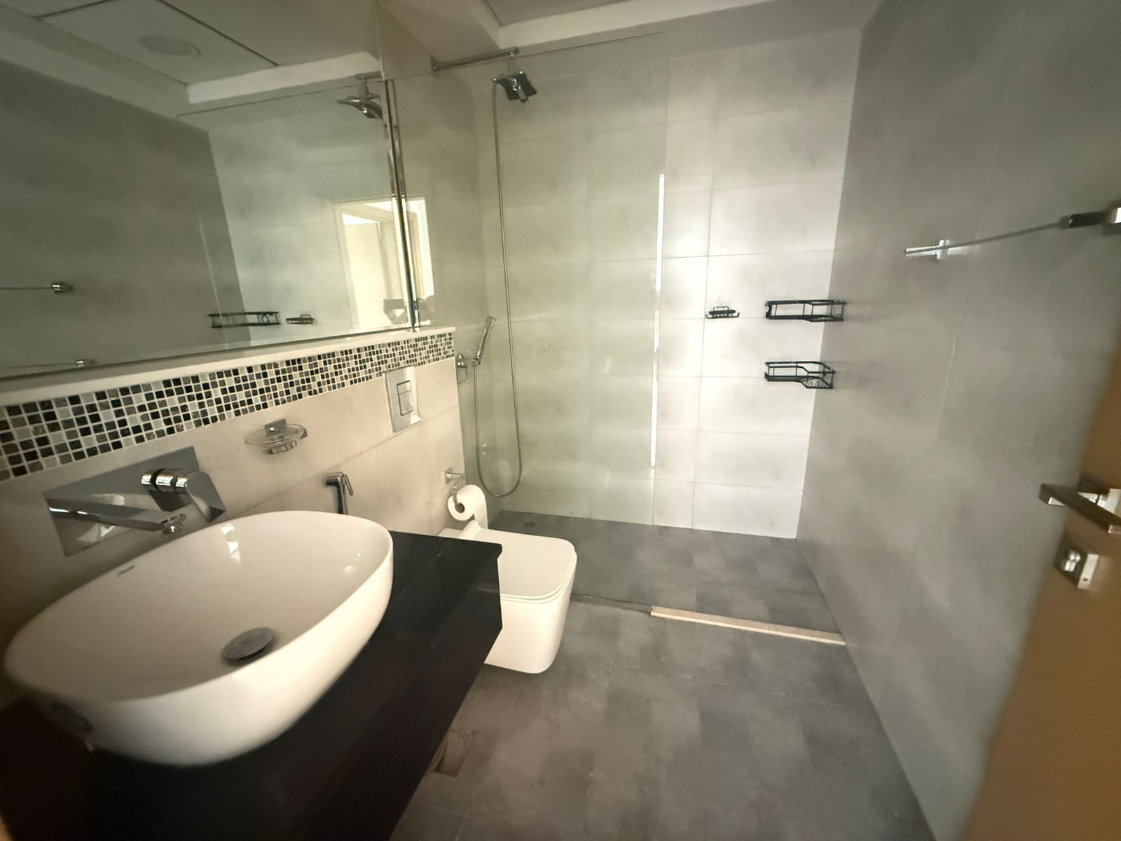 2 Bedrooms Apartment in Oxford Residence