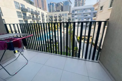 3 Bedrooms Apartment in Beverly Residence