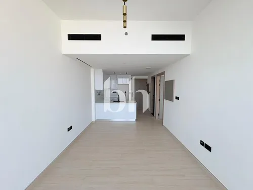 Exclusive | Vacant | High floor | Community views