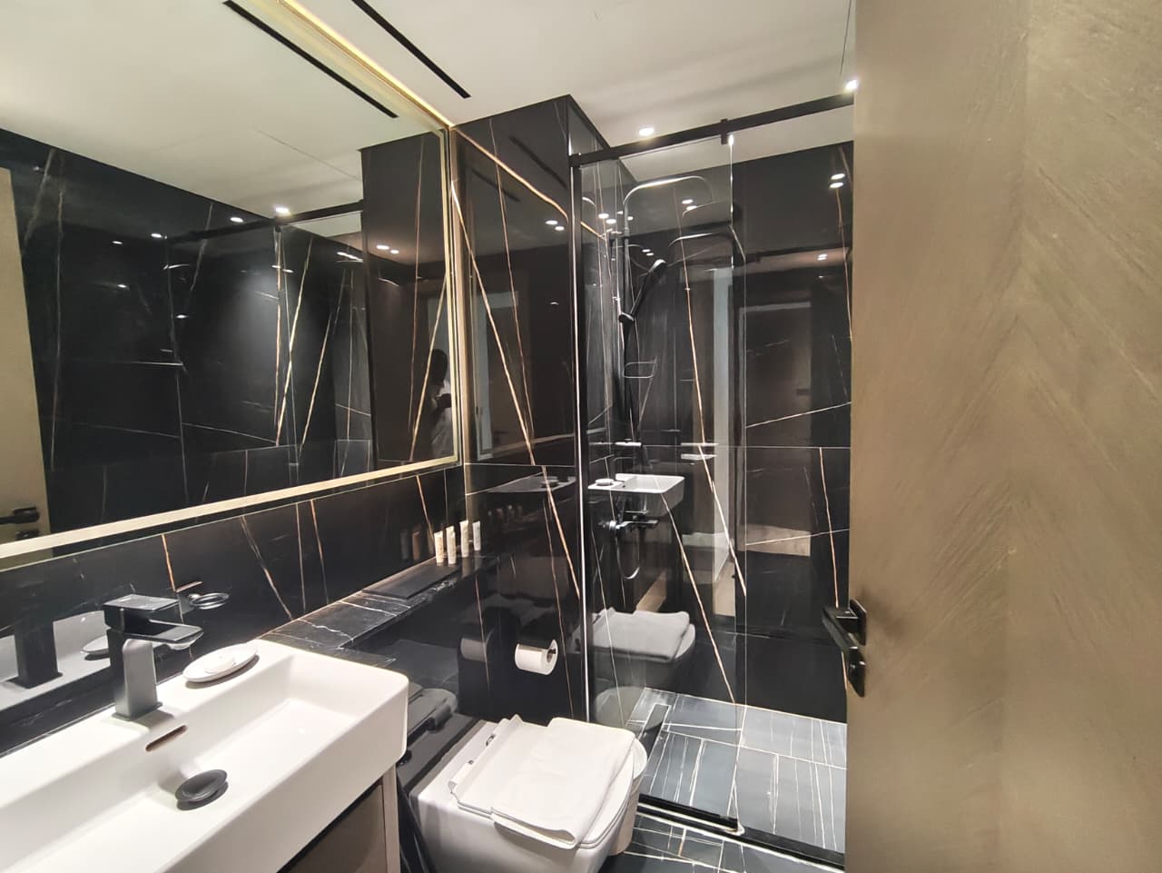 1 Bedroom Apartment in Binghatti Corner