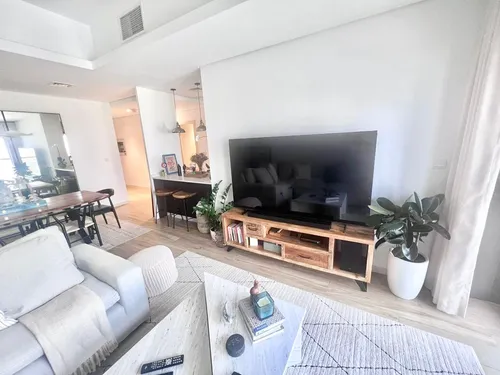 2 Bedrooms Apartment in Park View Tower