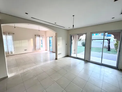 2 Bedrooms Villa in District 2F