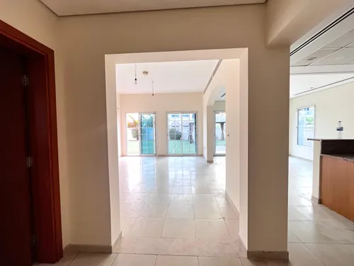 2 Bedrooms Villa in District 2F