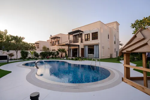 2 Bedrooms Villa in District 3D