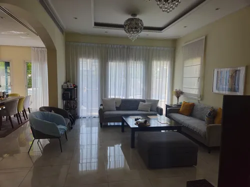 3 Bedrooms Villa in District 8A