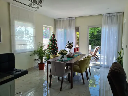 3 Bedrooms Villa in District 8A