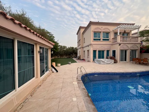 3 Bedrooms Villa in District 8A